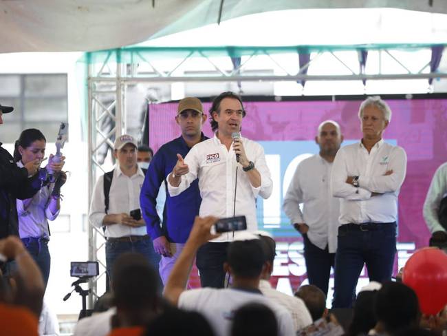 El exalcalde de Medellín acusó a los integrantes de la coalición que apoya a Gustavo Petro, de estar aliados con estructuras criminales. Foto: Cortesía 