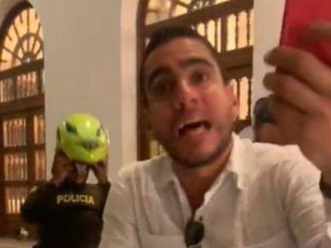 Video: senador Álex Flórez, en aparente estado de embriaguez, insultó a policía