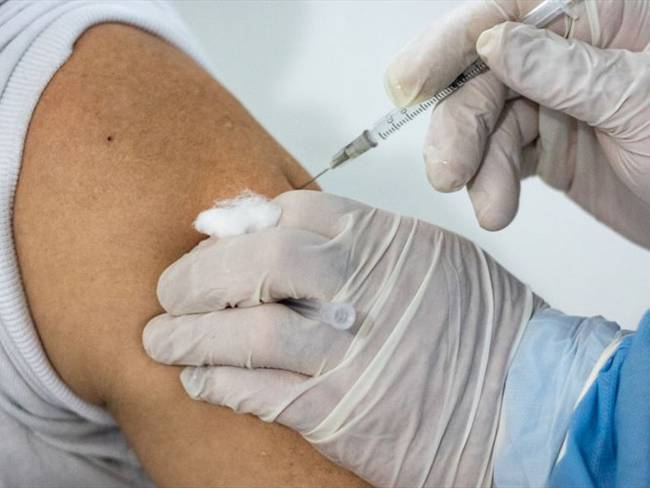 Chile, Francia y otros países que dieron luz verde a la tercera dosis de la vacuna contra el COVD-19. Foto: Getty Images