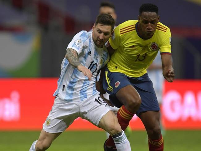 Lionel Messi y Yerry Mina en las semifinales de la Copa América. Foto: Pedro Vilela/Getty Images