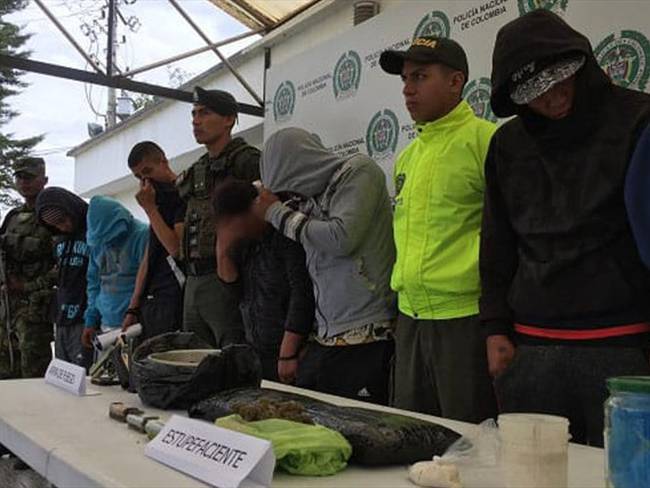 Almacenaban y vendían cerca de 13.500 dosis de estupefacientes mensuales, representando un ingreso anual cercano a los 486 millones de pesos. Foto: Policía Nacional