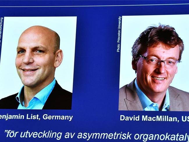 Los científicos David W.C. MacMillan y Benjamin List ganaron el Premio Nobel de Química por el desarrollo de una herramienta para la construcción de moléculas.. Foto: EFE/EPA/Claudio Bresciani SWEDEN OUT