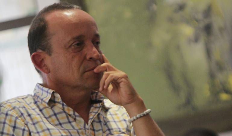 Juez que lleva 3 años sin decidir sentencia contra Santiago Uribe pide otros 6 meses