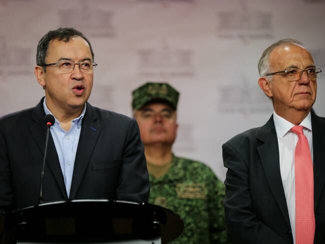Alfonso Prada, ministro del Interior e Iván Velásquez, ministro de Defensa. Foto: Colprensa-Mariano Vimos.