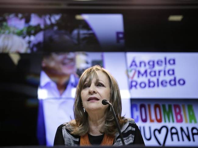 Un grupo de mujeres de Colombia Humana respondió a la renuncia de Ángela María Robledo de ese movimiento político. Foto: Colprensa / SERGIO ACERO