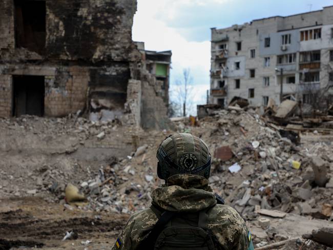 ¿Por qué se podría pensar que Ucrania comenzó el conflicto con Rusia? Excoronel suizo explica