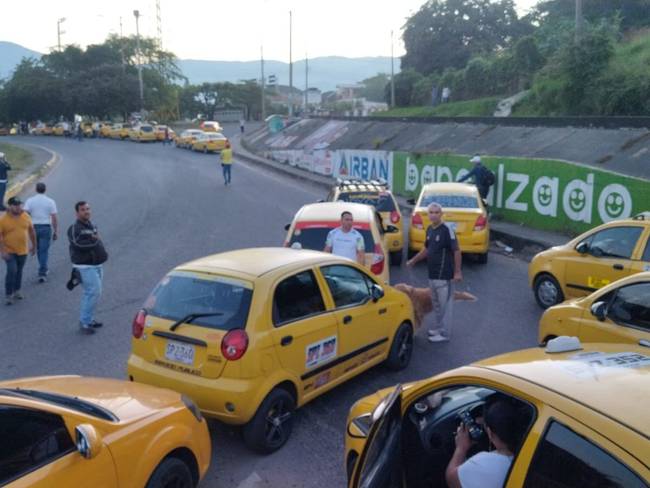Se mantiene paro de taxistas en Cúcuta- W Radio 