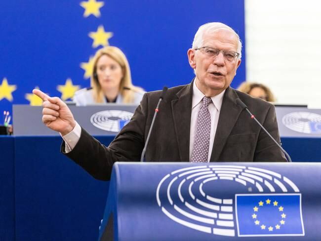 Borrell pide &quot;más armas&quot; para Ucrania e incluir petróleo ruso en sanciones