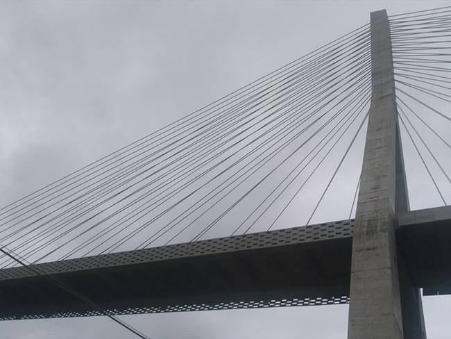Actualmente, el puente Hisgaura está habilitado y le están realizando cierres parciales por carril. Foto: Redacción W Radio