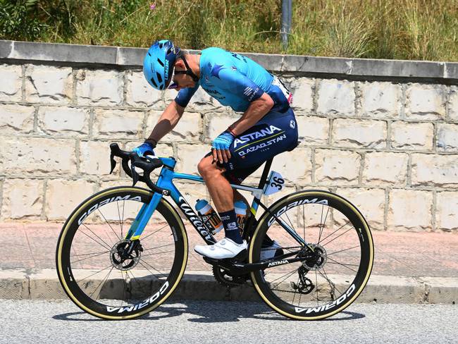 Miguel Ángel López se retiró del Giro de Italia en el inicio de la cuarta etapa