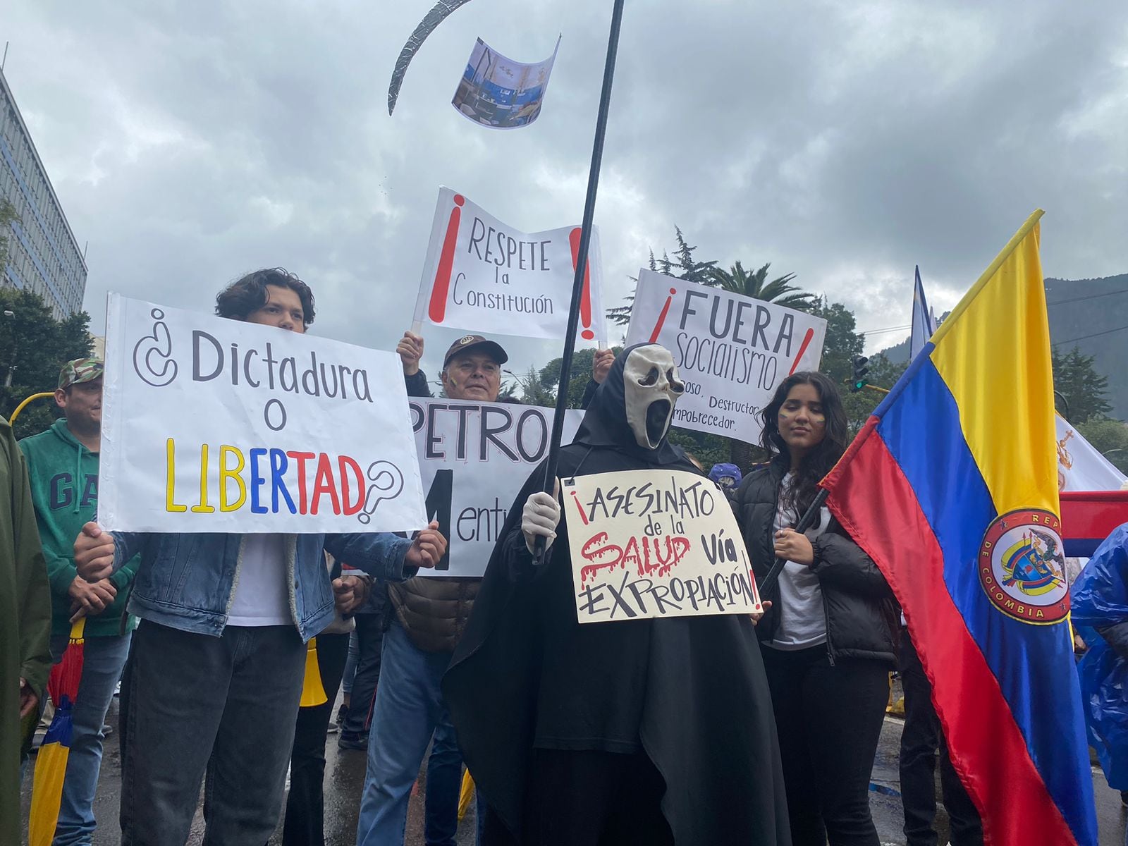 Marchas de la oposición en Bogotá este 21 de abril. Foto: Bryan López / W Radio