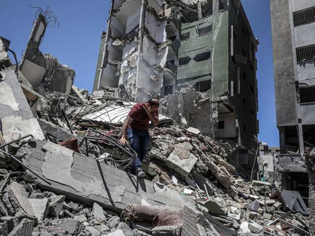 Matthias Schmale, director de la Agencia de la ONU para refugiados palestinos, contó en La W que más de 60 niños fueron asesinados.. Foto: Ali Jadallah/Anadolu Agency via Getty Images