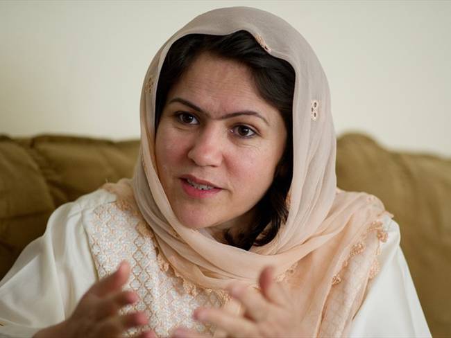 Desde el exilio, líder afgana continúa la lucha por las mujeres de su país