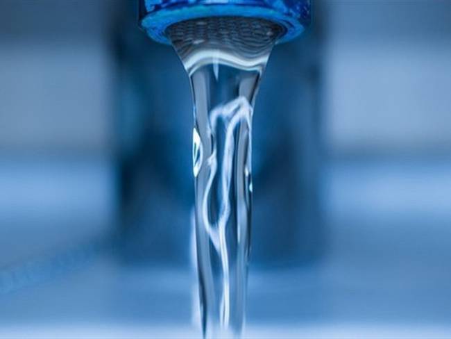 La decisión se da hasta tanto se clarifique si hay o no plomo en el espejo de agua.. Foto: Getty Images