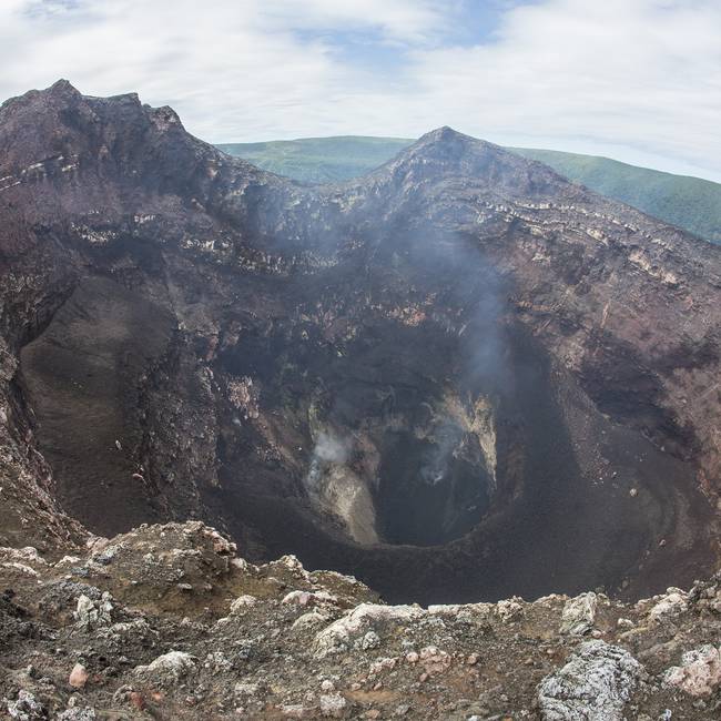 Imagen de un volcán en isla de Tonga