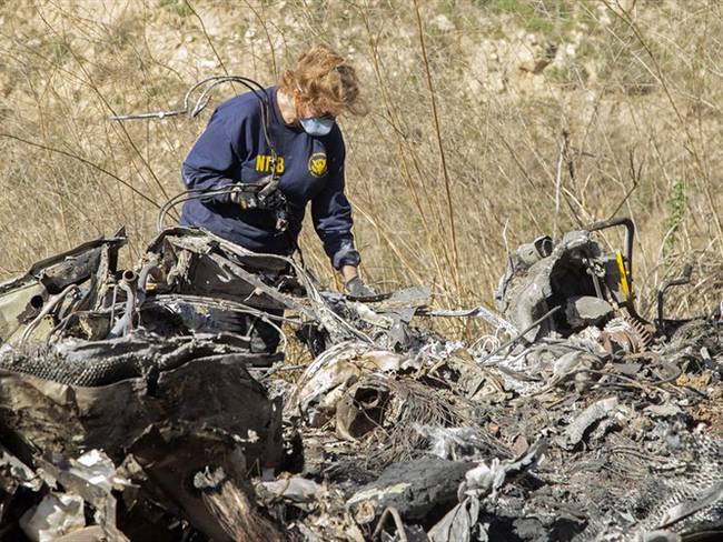 Resultados de la investigación del accidente aéreo que causó la muerte de Kobe Bryant. Foto: James Anderson/National Transportation Safety Board via Getty Images