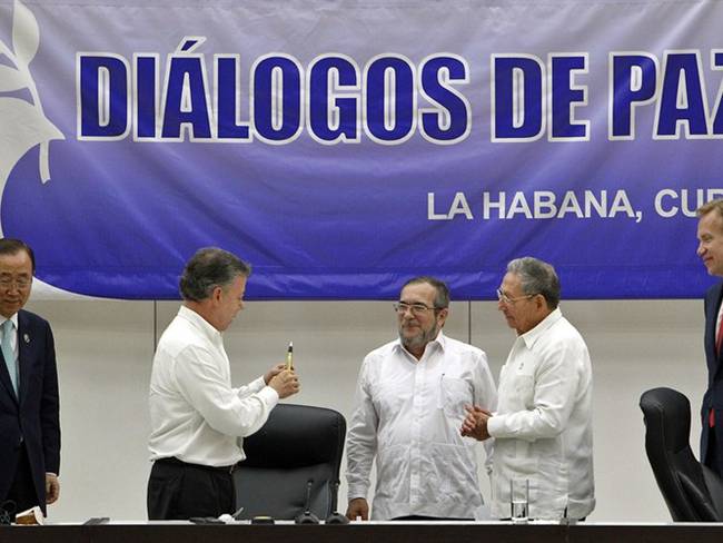 Gobierno y Farc firmaron los acuerdos para el fin del conflicto en Colombia el pasado 23 de junio de 2016. Foto: Agencia EFE