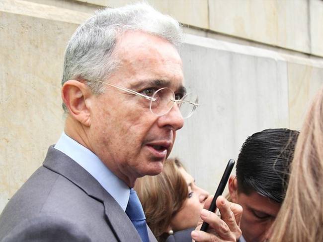 A partir de hoy se da inicio al procedimiento de entrega del expediente contra Álvaro Uribe. Foto: Colprensa / ÁLVARO TAVERA