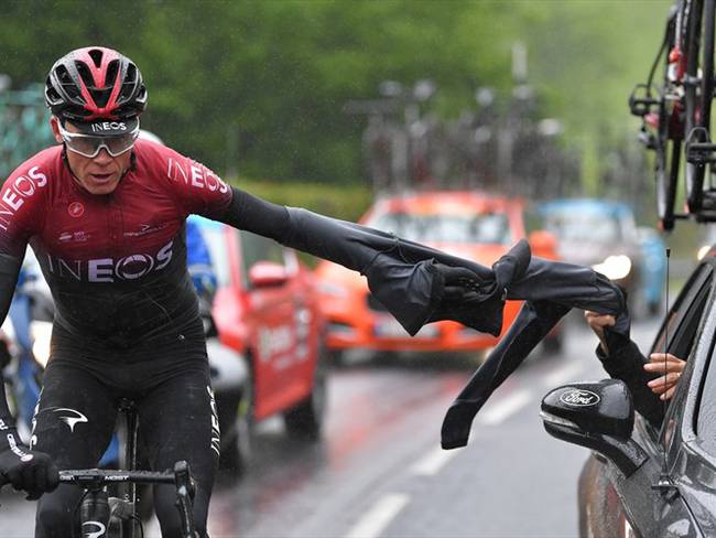 El ciclista británico Chris Froome sufrió una fuerte caída durante el reconocimiento de la contrarreloj de la Dauphiné en Roanne. Foto: Getty Images