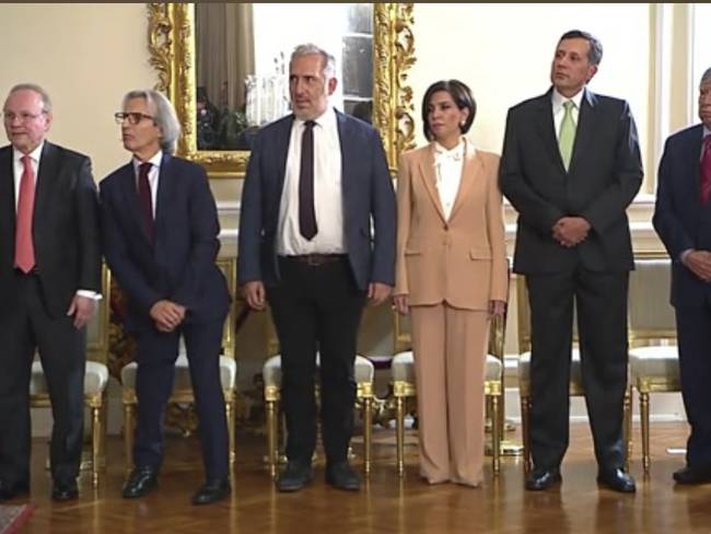 Posesión de seis embajadores de Colombia. Foto:  Transmisión de Presidencia.