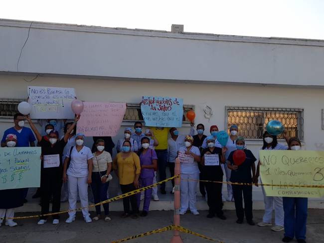 Empleados del hospital de Sahagún protestan por demoras en pagos. Foto: cortesía.