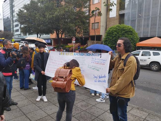 Protestas en la Universidad Sergio Arboleda. Foto: W Radio.