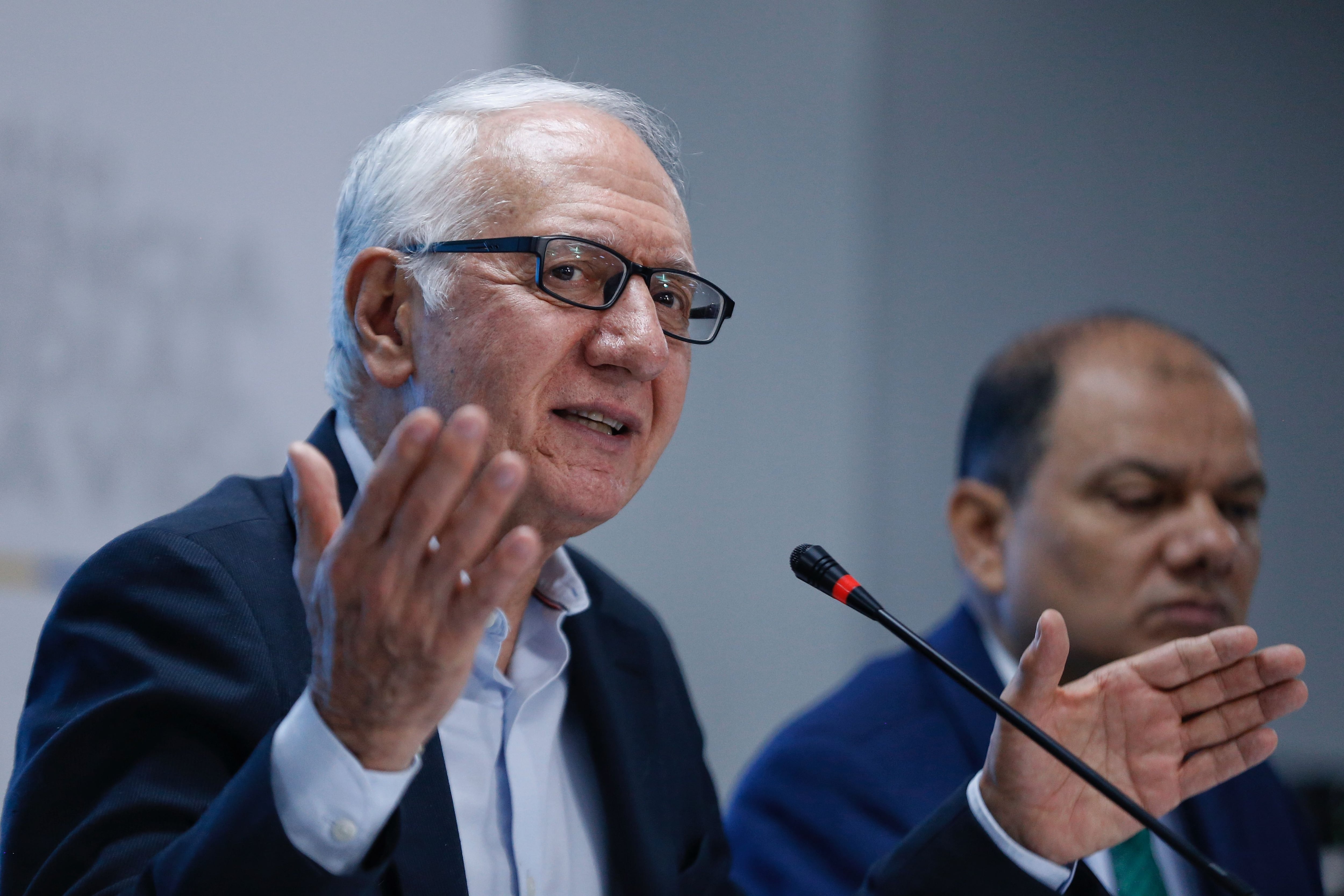 “El sistema de salud de Petro no existe”: MinSalud