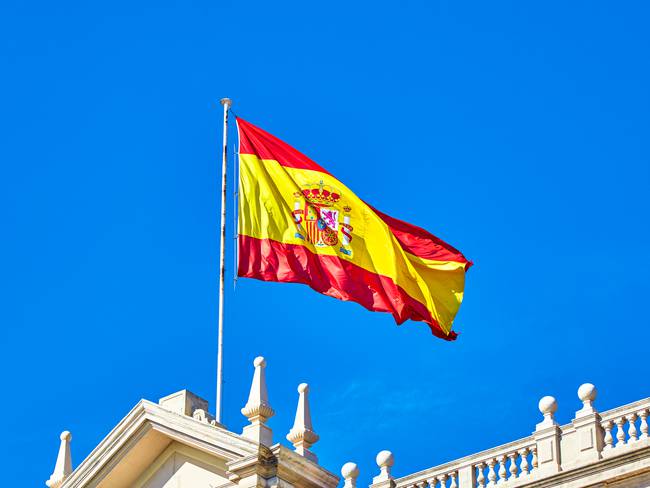 Bandera de España en la Plaza de la Cibeles / Foto: GettyImages