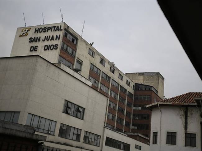 La alcaldesa Claudia López señaló que no entrará en &quot;disputas inútiles sobre este hospital que lleva 20 años en ruinas&quot;. Foto: Colprensa / SERGIO ACERO
