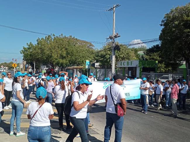 Protestas de los empleados afectados/ Oscar Arias 