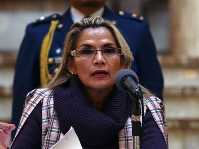 La expresidenta transitoria de Bolivia Jeanine Áñez manifestó este martes que ya &quot;no quiere vivir&quot;, dos días después de haberse generado lesiones en los brazos. Foto: Getty Images