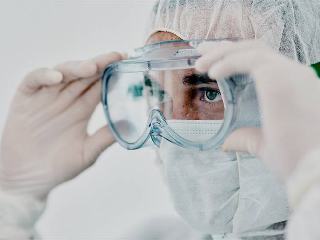 Esta empresa habría incrementado el precio de Equipos de Protección Personal como máscaras de respiración, gafas protectoras y filtros de protección. Foto: Getty Images