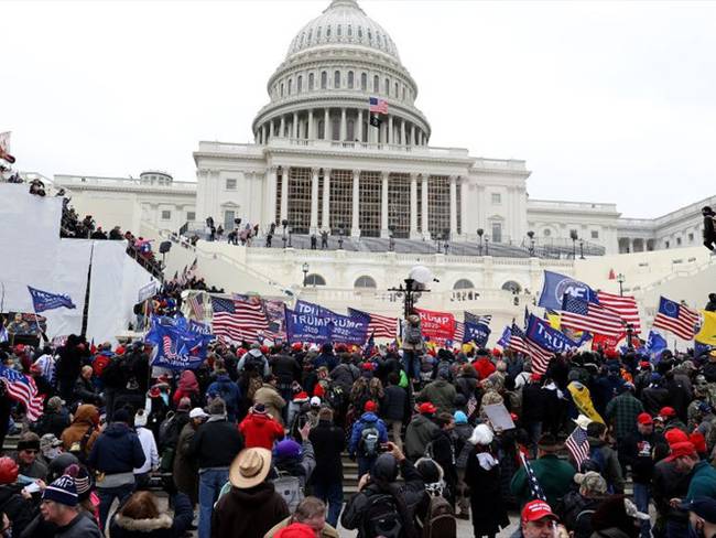 Manifestantes a favor de Trump irrumpieron en el Capitolio de Estados Unidos. Foto: Getty Images
