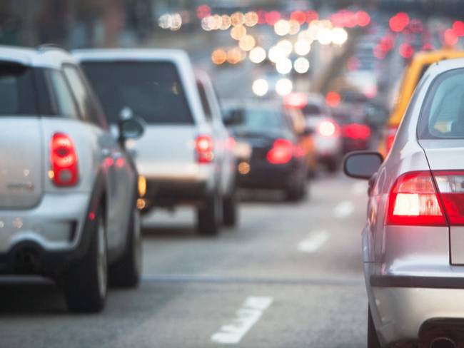 La restricción de circulación para vehículos particulares será continua de 6:00 de la mañana a 8:00 de la noche. Foto: Getty Images.