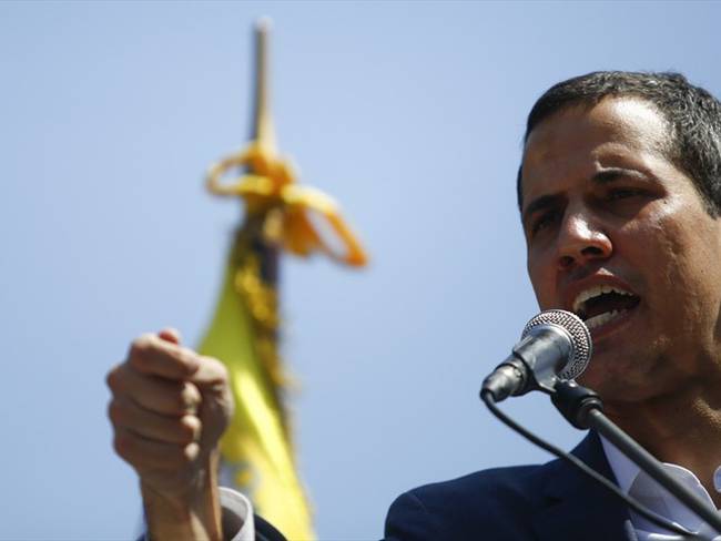 Fuerzas Armadas determinarán si la transición de gobierno será pacífica o no: Guaidó