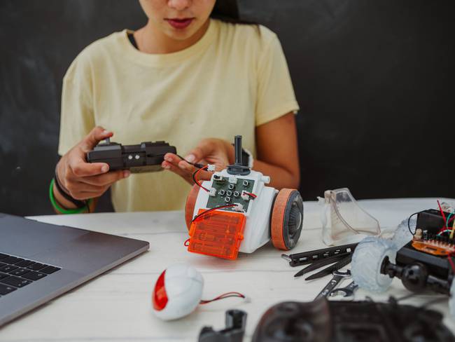 ‘La niña prodigio’ de la robótica está buscando un cupo en el Robotic People Fest