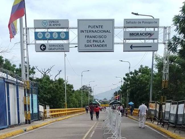 Habilitan paso peatonal sin restricción por el puente  Francisco de Paula Santander