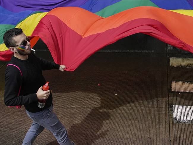 Bandera de la comunidad LGBTI en Bogotá. Foto: Colprensa - Mauricio Alvarado