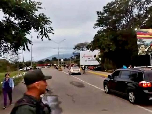 Autorizan paso vehículos particulares en la frontera colombo-venezolana. Foto: Cortesía