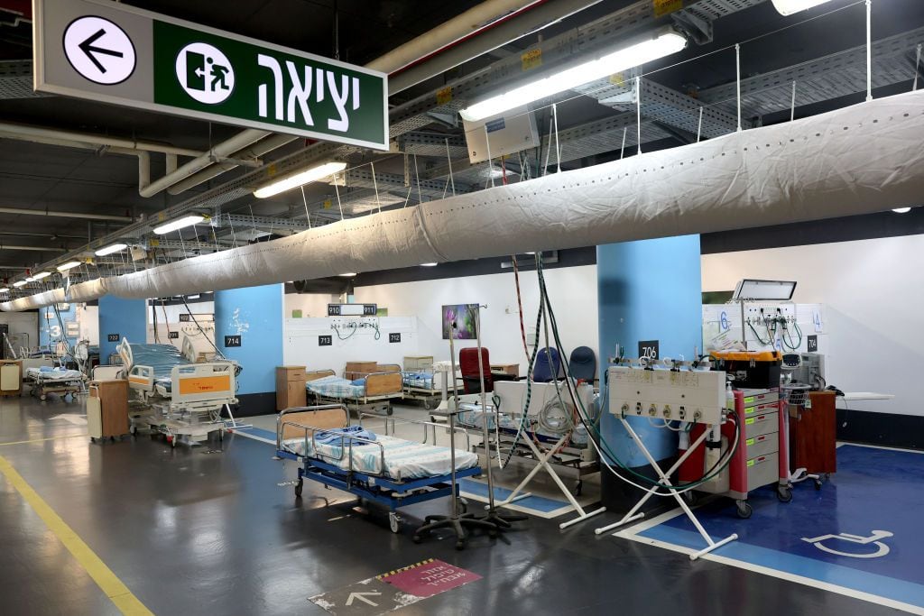 En un parqueadero y con 2,000 camas: así es el hospital subterráneo más grande del mundo