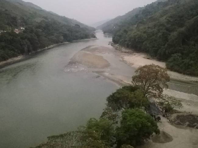 La explicación de los daños ambientales ocasionados por Hidroituango en el río Cauca. Foto: Colprensa