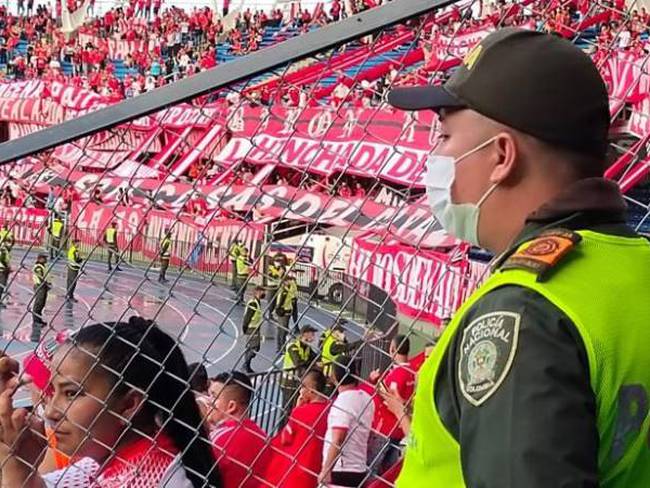 Los hinchas implicados en los enfrentamientos no podrán volver al estadio por un año. Foto: Alcaldía.