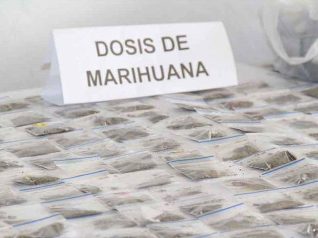Diferentes operativos de la Policía Metropolitana de Cartagena dejaron como saldo la captura de 53 personas y la incautación de más de 950 dosis de estupefacientes. Foto: Policía Nacional
