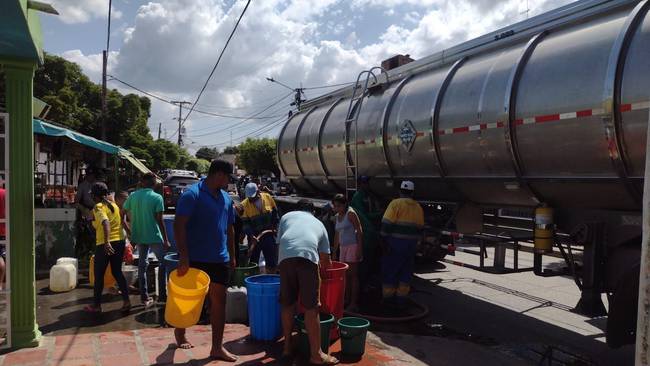 Con siete carrotanques atienden falta de agua potable en San Antero. Foto: cortesía comunidad San Antero.