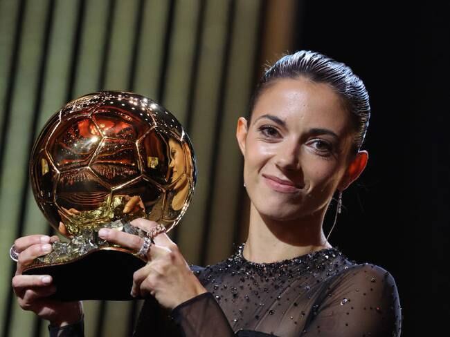 Aitana Bonmatí recibe el Balón de Oro 2023. (Foto: Pascal Le Segretain/Getty Images)