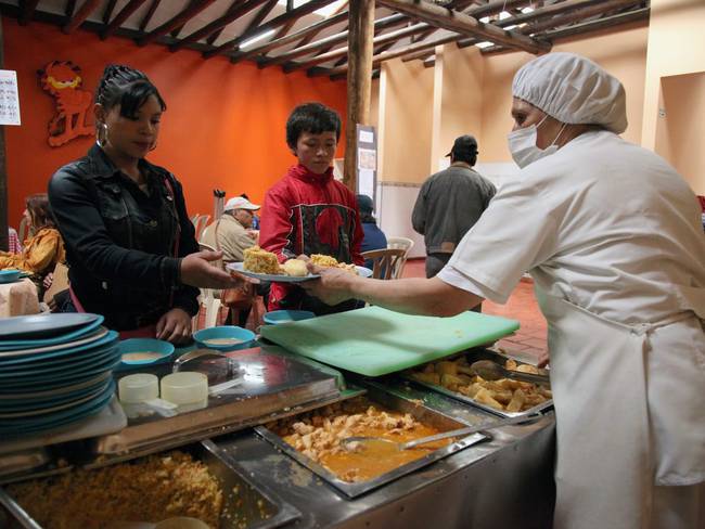 Alcaldía reconoce fallas en la contratación para comedores comunitarios en Bogotá