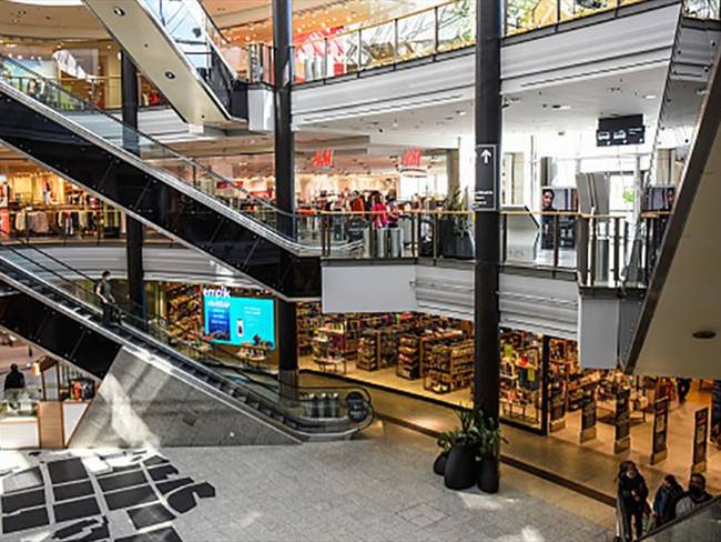 Proponen que centros comerciales vuelvan a operar bajo estrictas reglas de juego. Foto: Getty Images