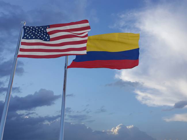 Banderas de Estados Unidos y Colombia. Foto: Getty Images.
