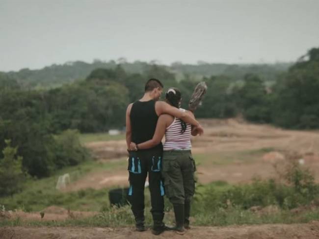 “Amor rebelde”, documental que cuenta la historia de dos excombatientes enamorados. Foto: Tráiler de &quot;Amor Rebelde&quot;