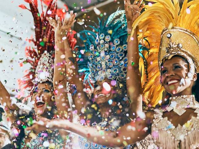 El alcalde de Río de Janeiro, Eduardo Paes, propuso la celebración de un ‘mini carnaval’ anticipado en la Isla de Paquetá, que queda a una hora en barco del centro de Río. Foto: Getty Images
